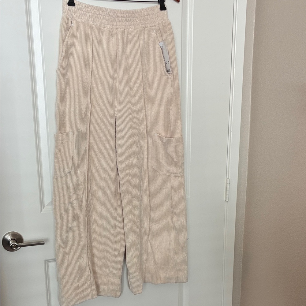 Urban Outfitters Cream Wide-Leg High Waisted Corduroy Pants size S NEW